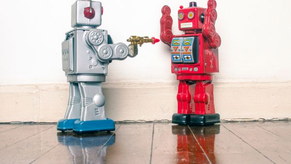 Tiny Robot 'kidnaps' 12 other robots in Shanghai