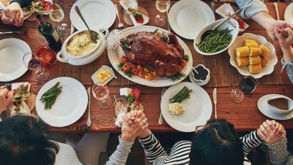 آداب استقبال الضيوف في عيد الشكر 