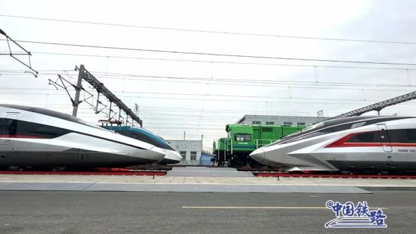 China unveils CR450 high-speed train prototype