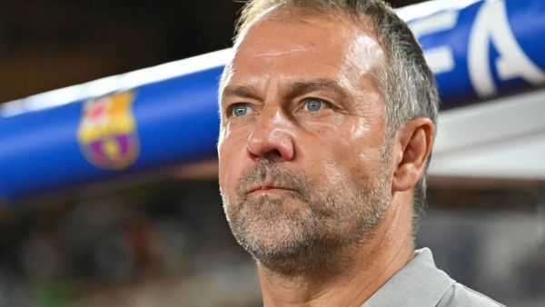 مقارنة بين فليك وتشافي في برشلونة