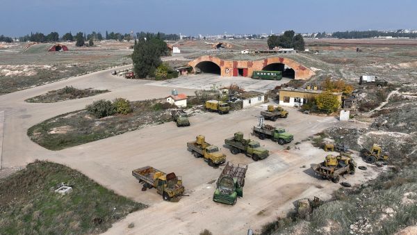 Syrian army withdrawals continue as opposition takes quneitra key positions