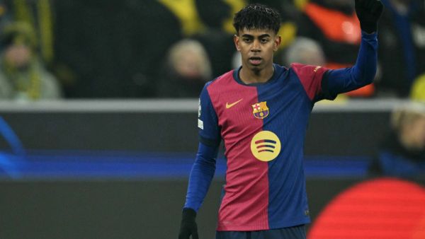 هل يغيب لامين يامال عن برشلونة قبل مواجهة أتلتيكو مدريد؟