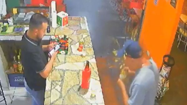 Fried chicken meal explodes in face of man in Brazil