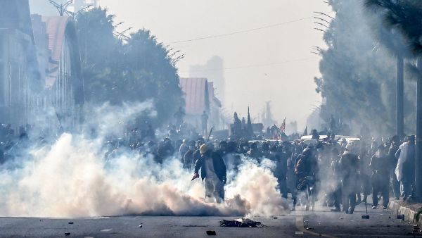 Pakistan cracks down on protests as thousands demand Imran Khan’s release