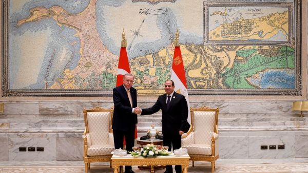 Erdogan and Sisi meet in Cairo, address mutual ties and regional crises