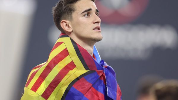 جافي: زميلي في برشلونة يستحق لقب الأفضل في العالم بعد ميسي