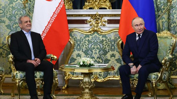 Iranian President visits Moscow and forge landmark strategic pact with Putin
