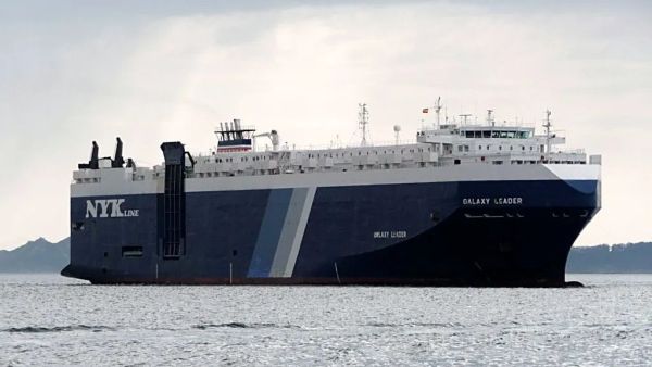 Houthis Release Crew of Detained Israeli Ship "Galaxy Leader" Following Ceasefire in Gaza