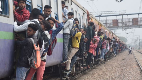 Panic over fire rumor leads to train tragedy in India, 11 dead
