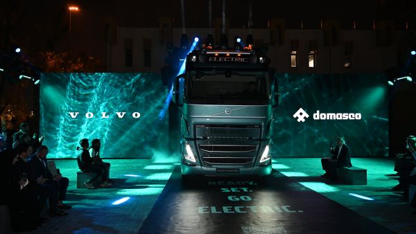 Pioneering Sustainability: Launch of the Volvo FH Electric marks the introduction of the first heavy-duty electric truck in Qatar, setting a new benchmark for the nation’s green mobility transformation. Volvo Trucks Makes History with the Launch of Qatar’s First-Ever Heavy-Duty Electric Truck