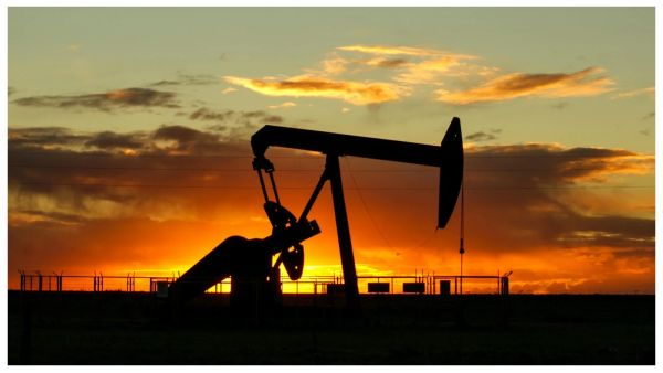  وسط تعطل الإمدادات الأمريكية والروسية..النفط يواصل ارتفاعه,المصدرpexels