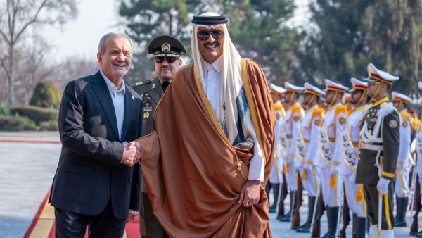 Emir of Qatar visits Tehran
