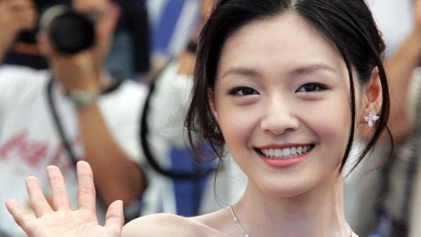 Taiwanese actress Barbie Hsu