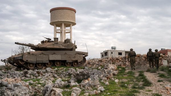 Israel insists on holding five positions in Southern Lebanon