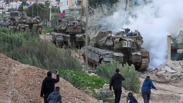 Israeli tanks in jenin 