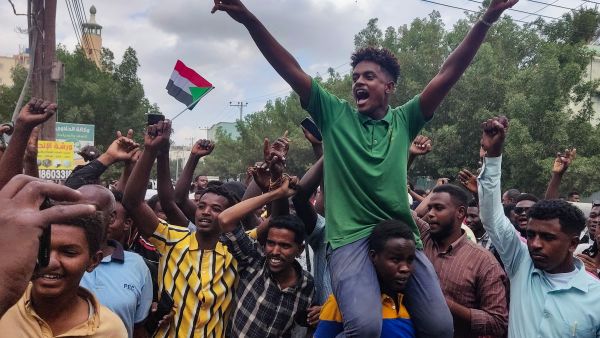 Sudanese army gains ground in Khartoum as Rapid Support Forces face collapse