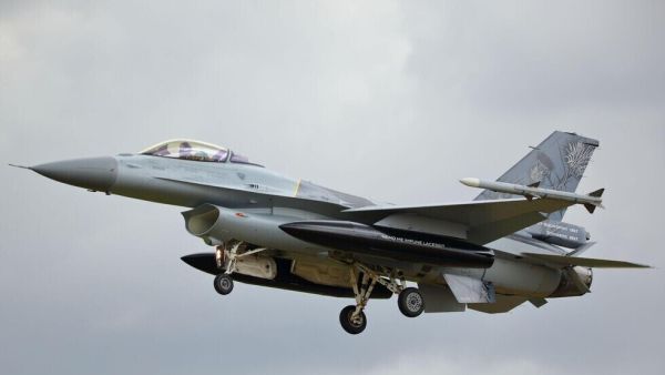 f16