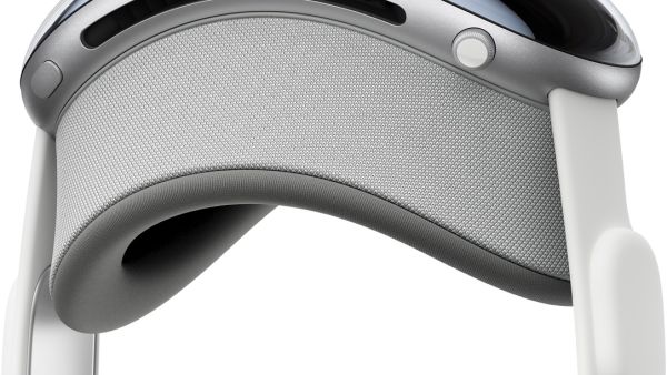 Apple’s Vision Pro struggles with app shortage