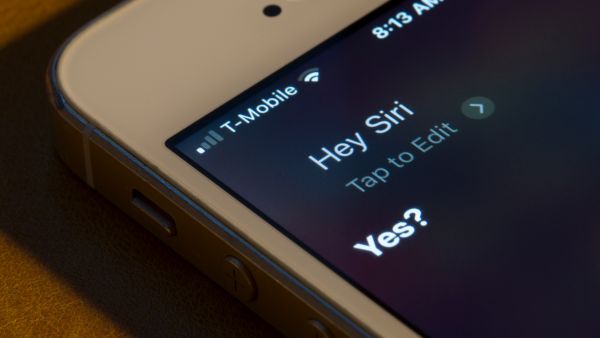 Apple possibly delays Siri’s AI overhaul due to technical issues