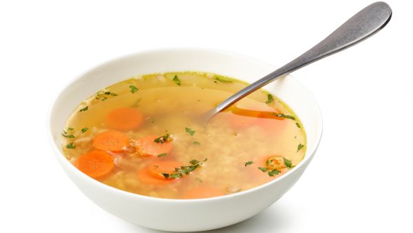 شوربة الدجاج.