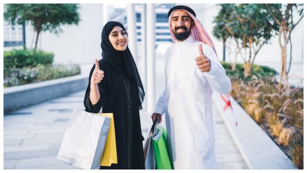 التسوق والترفيه يتصدران إنفاق السعوديين في عطلة عيد الفطر, المصدر shutterstock