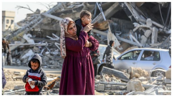 الجيش الإسرائيلي يخلي شرق غزة ويغلق معبر رفح, المصدر shutterstock