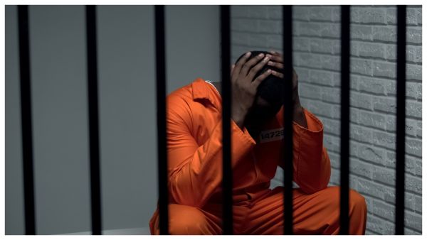 القبض على عصابة خططت بسرقة "المحال التجارية" في بغداد, المصدر shutterstock