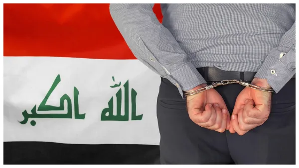 3 رواتب ونصف شهريًا لكل منهم.. الإطاحة بموظفين يختلسون 10 رواتب وهمية في نينوى, المصدر shutterstock