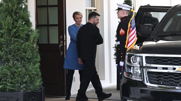 Did Trump just "sell out" Ukraine? Reports answers 