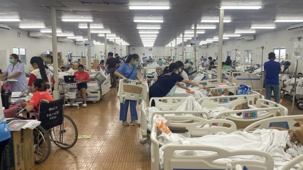 Watch: Brave nurses shield newborns during deadly Myanmar quake