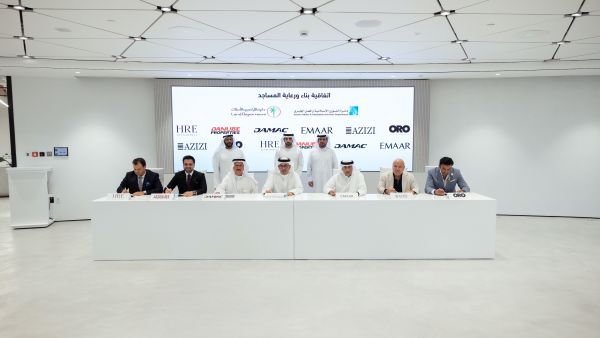 Azizi Developments pledges AED 80 million to the Islamic Affairs & Charitable Activities Department for mosque construction and maintenance