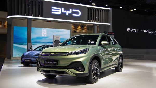 BYD introduces new 'five-minute' EV battery