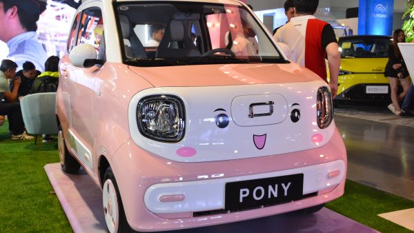 A new Chinese AI-powered electric car is hitting the market for $9K