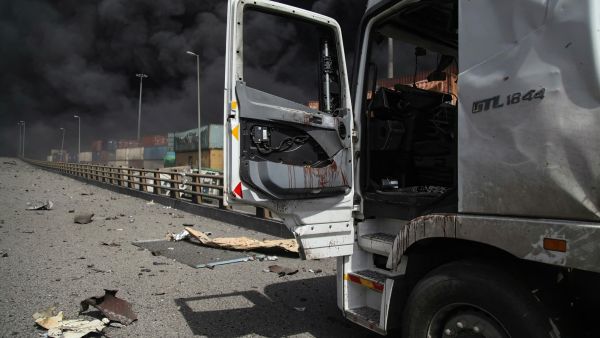 New explosions hamper efforts to contain massive fire at Iran’s Bandar Abbas Port 