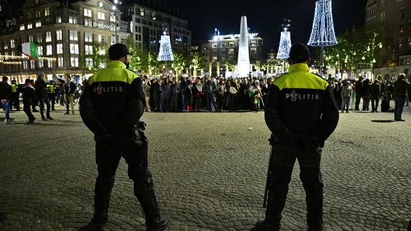 Car explosion rocks Amsterdam’s Dam Square
