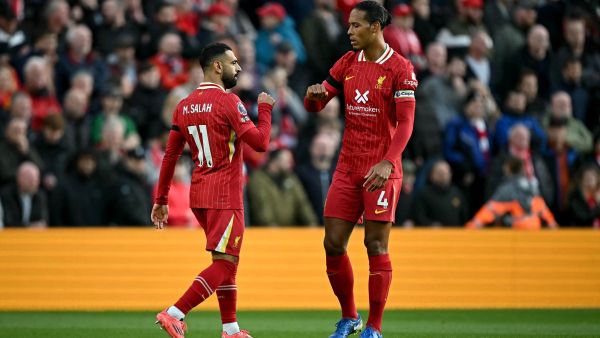 أحدث تطورات مفاوضات عقود محمد صلاح وفيرجيل فان دايك مع ليفربول