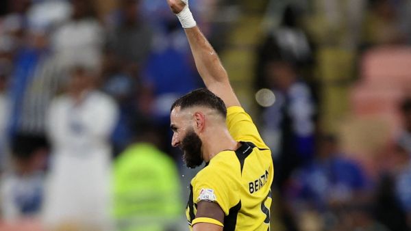 بنزيما يتألق ويقود الاتحاد نحو اللقب.. ويتصدر أرقام الدوري السعودي