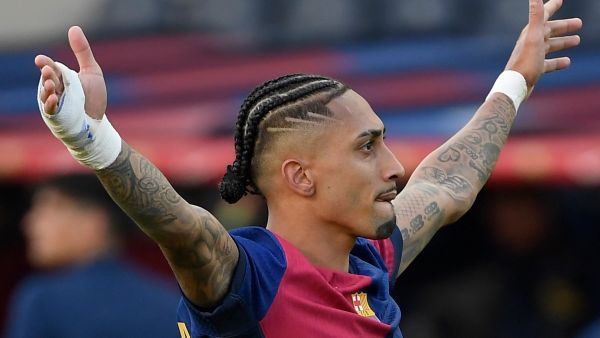 ليفربول وآرسنال يتنافسان على ضم رافينيا من برشلونة