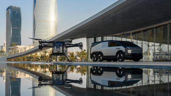 Chinese company develops massive aircraft carrier car