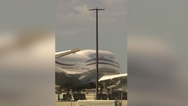 الطائرة الق