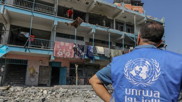 السلطة الفلسطينية تدين "انتهاك حق الأطفال في التعليم" بعد إغلاق إسرائيل مدرستين للأونروا 