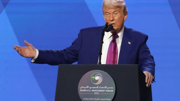 Trump lifts sanctions on Syria