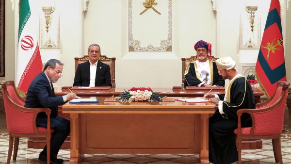 Iranian President visits Oman to bolster ties, push regional diplomacy