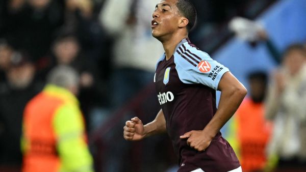 نجم أستون فيلا هدف جديد للهلال في الميركاتو الصيفي