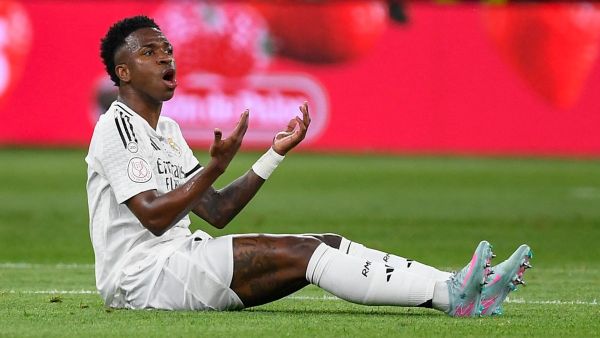 انتقادات نارية من نجم ريال مدريد السابق ضد فينيسيوس بعد الكلاسيكو