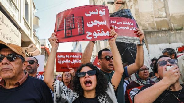 قضية "التآمر 2".. جبهة الخلاص تطالب بإيقاف "المحاكمات الصورية" في تونس