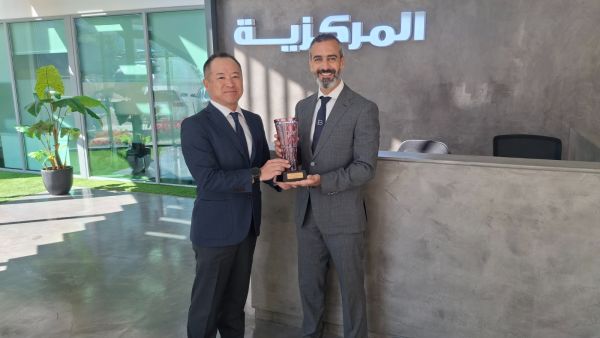 "المركزية" تحصد الجائزة الذهبية لموزّعي تويوتا لعام 2024 لعلامتي تويوتا ولكزس للمرة الثانية على التوالي "المركزية" تحصد الجائزة الذهبية لموزّعي تويوتا لعام 2024 لعلامتي تويوتا ولكزس للمرة الثانية على التوالي