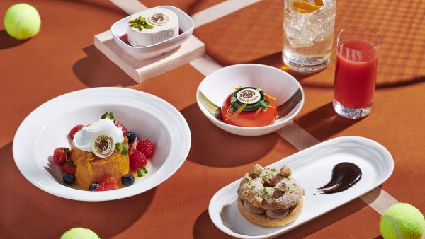 Emirates’ customers travelling to/from Paris, Lyon and Nice from 25 May until 8 June will enjoy specially curated menus. Emirates’ customers travelling to/from Paris, Lyon and Nice from 25 May until 8 June will enjoy specially curated menus.