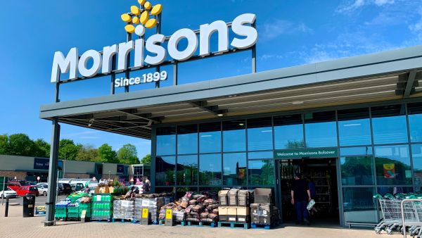 UK retailer replaces staff with robots