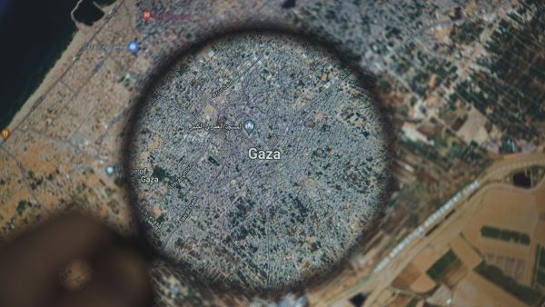 احتجاجات في خان يونس تطالب حماس بتوقيع اتفاق لإنهاء الحرب